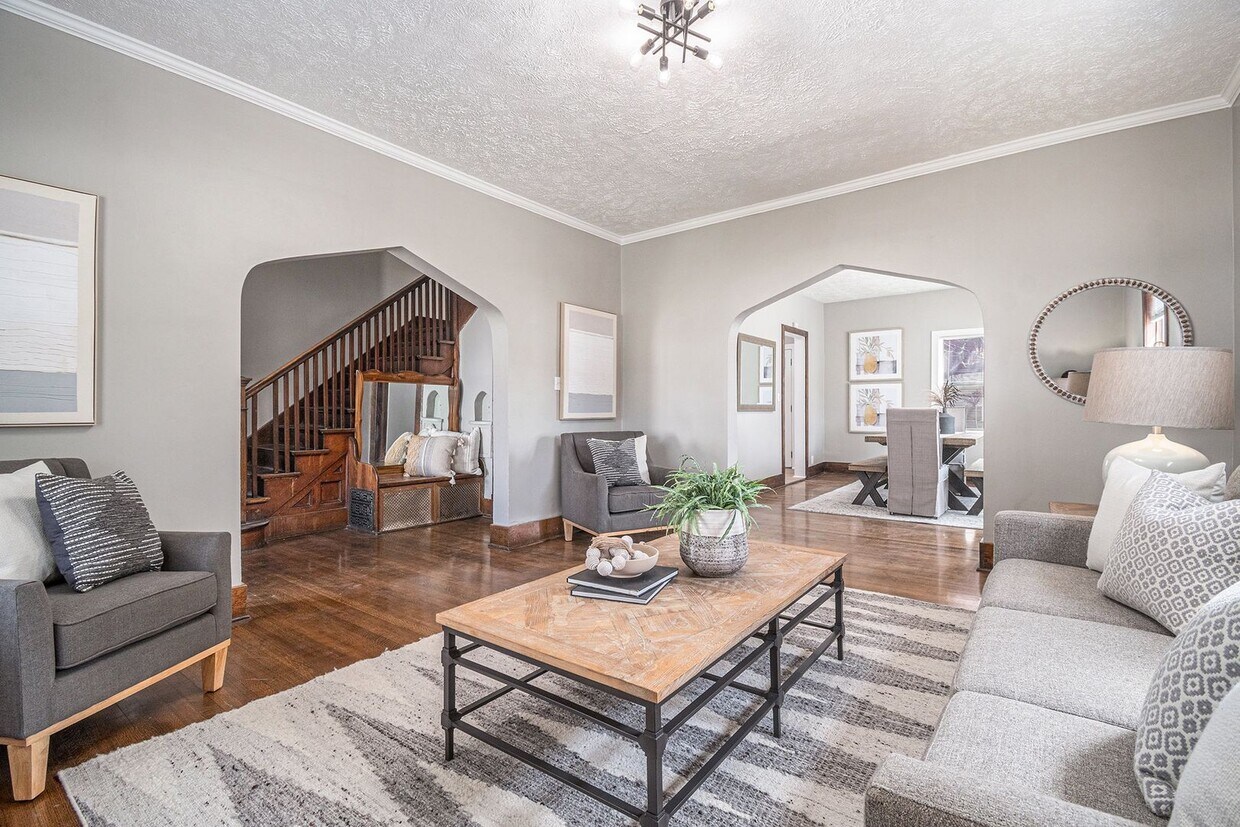 Foto principal - 3419 Dewey Ave