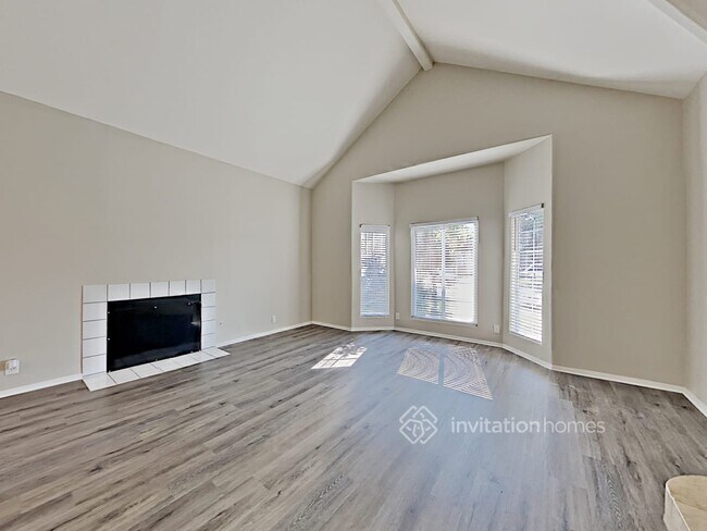 Building Photo - 301 S Orange Ave