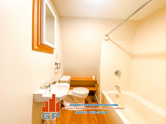 Foto del edificio - 140 W Hill Rd