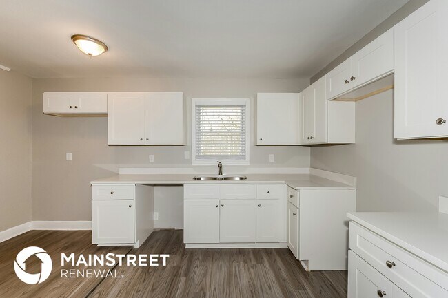 Building Photo - 9176 Thrash St SW