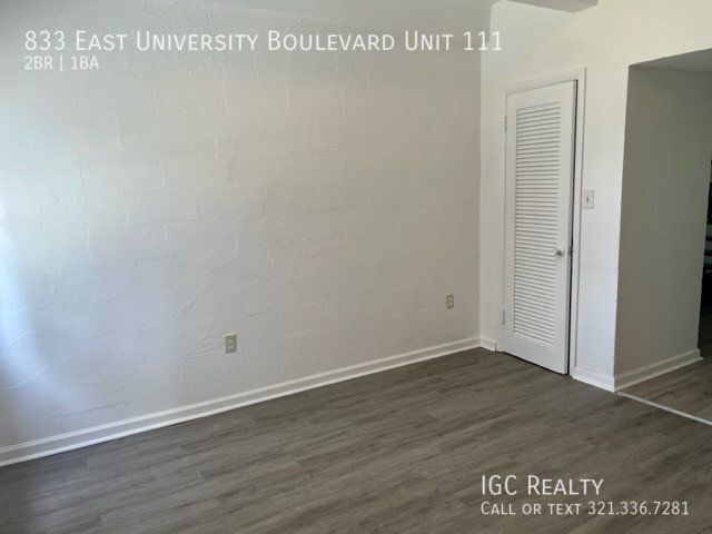 Building Photo - 2 bedroom RENT SPECIALS!