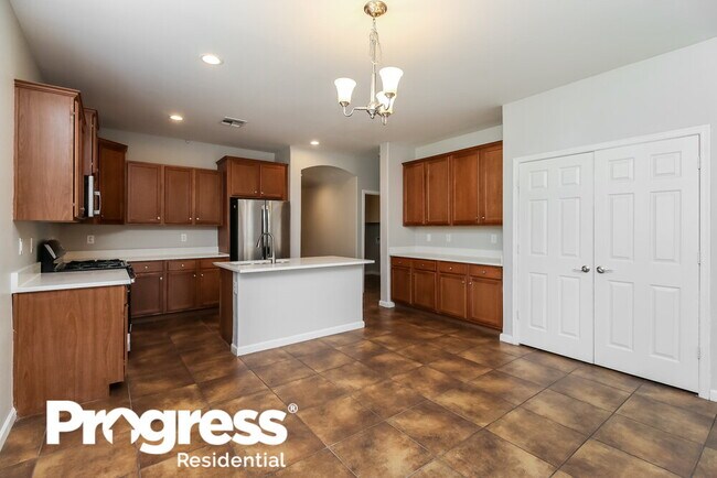 Foto del edificio - 2657 E Clifton Ave