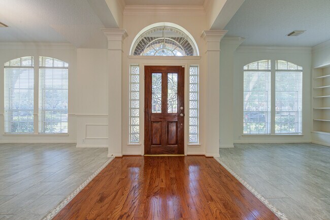 Foto del edificio - 1315 Crescent Pkwy Ct