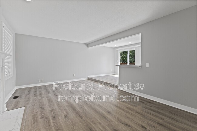Foto del edificio - 12340 NW McDaniel Rd
