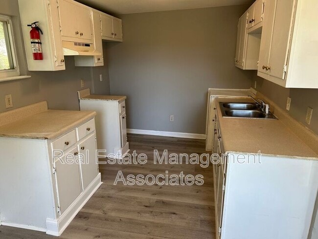 Foto del edificio - 739 E Central Ave