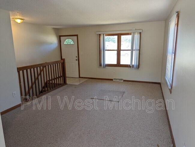 Foto del edificio - 402 60th St SE