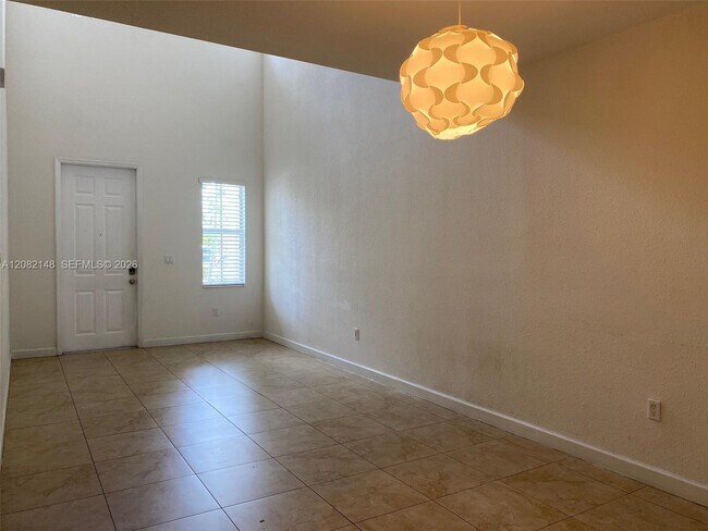Foto del edificio - 7560 NW 116th Ave