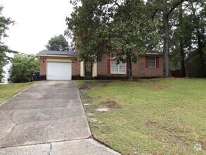 Building Photo - 6831 Buttermere Dr