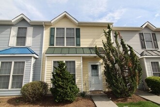 Building Photo - 1135 Paul Revere Ct