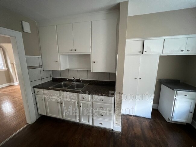 Building Photo - 3638 Glencairn Rd