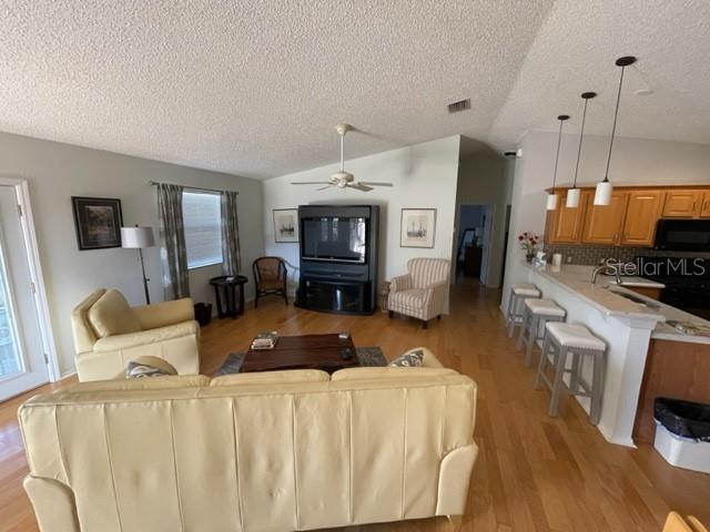 Foto del edificio - 2363 Pine Ridge St