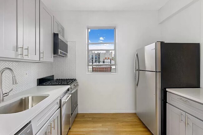 Building Photo - 225 13th St
