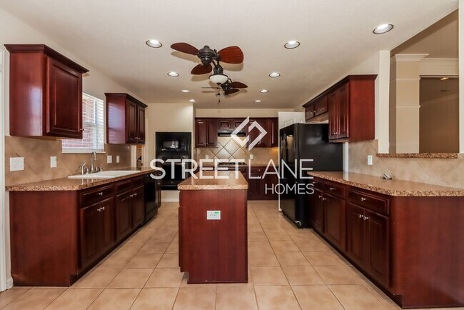 Foto del edificio - REDUCED! - Now offering $1,500 off first f...