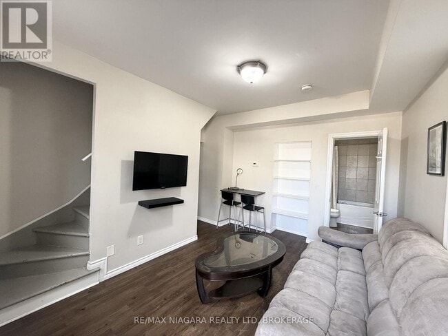 Building Photo - 4686 Zimmerman Ave