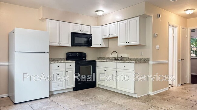 Building Photo - 312 Ashlawn Dr