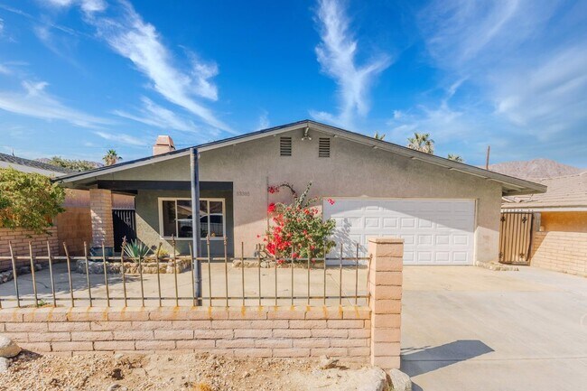 Foto del edificio - 53385 Eisenhower Dr