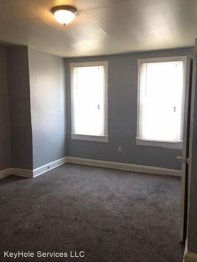 Building Photo - 3 br, 1 bath House - 619 N. Pulaski St