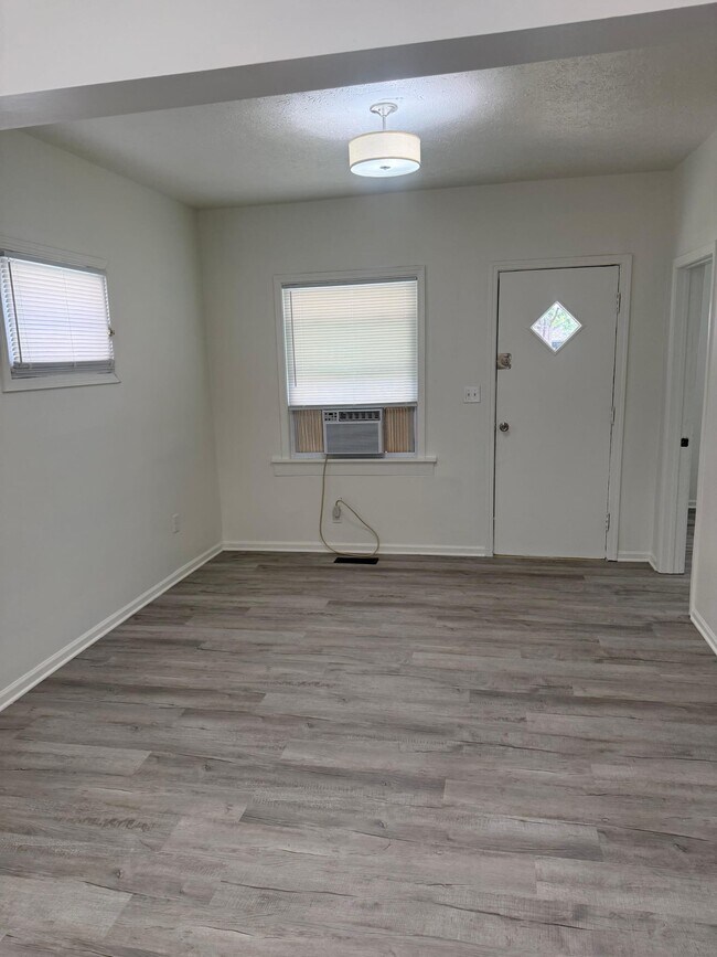 Foto del edificio - 866 W 25th St