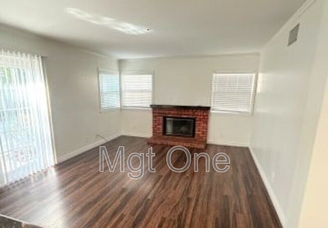 Foto del edificio - 13723 Berkeley Ct