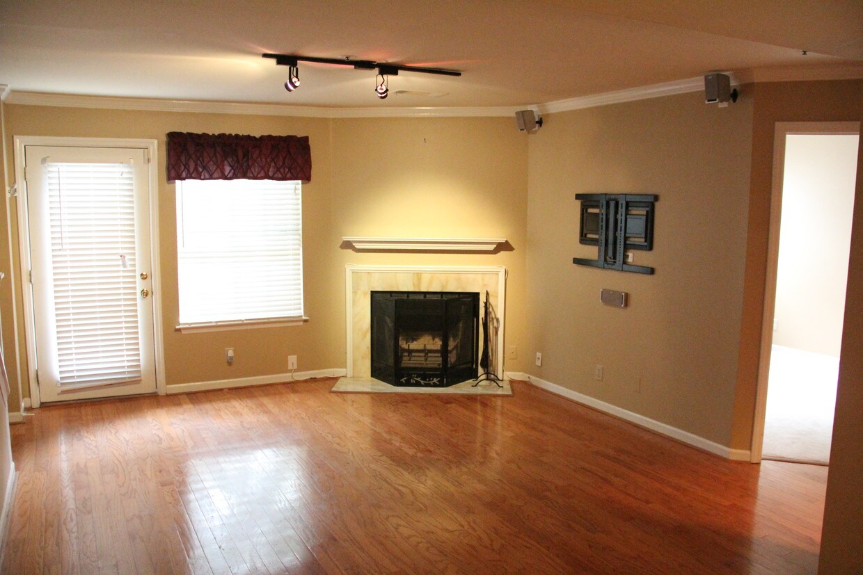 Living Room - 5804 Inman Park Cir