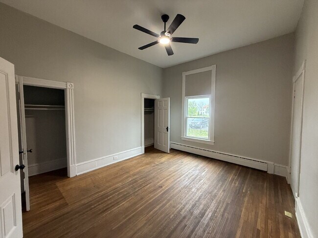 Foto del edificio - 922 Floyd St