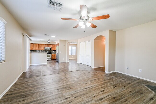 Foto del edificio - 28414 N 25th Ave