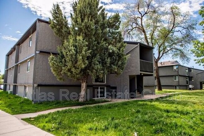 Building Photo - 636 N Shields St