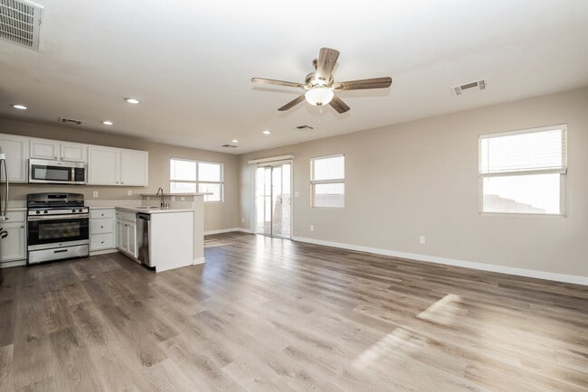 Building Photo - 8325 New Leaf Ave