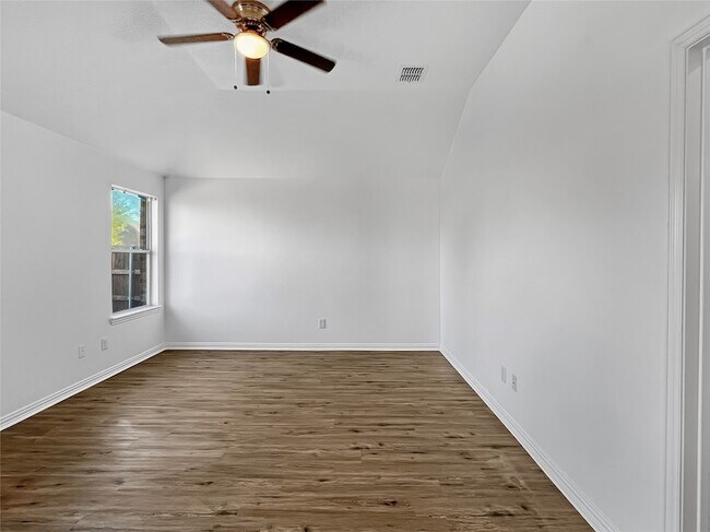 Foto del edificio - 2712 Dawn Spring Dr