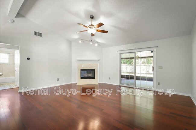 Foto del edificio - 3633 Carol Ann Ln