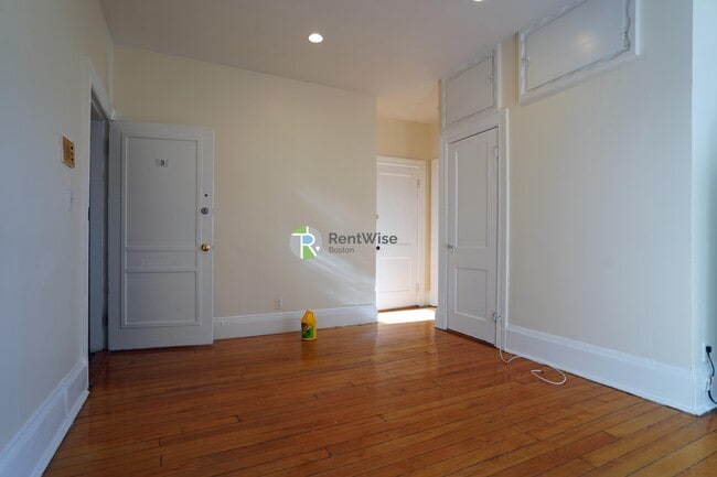 Building Photo - 1212 Commonwealth Ave