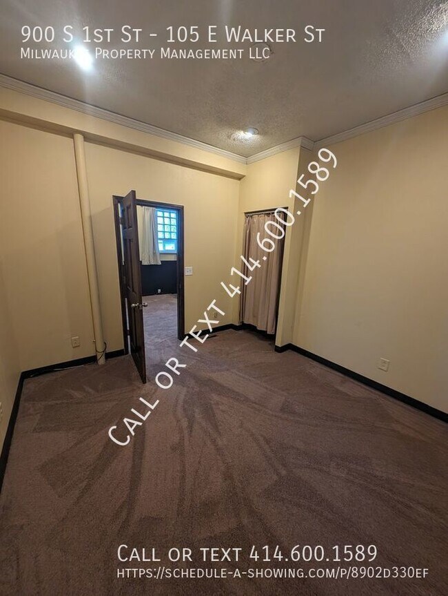 Building Photo - 1 bedroom unit in prime location!! Private...