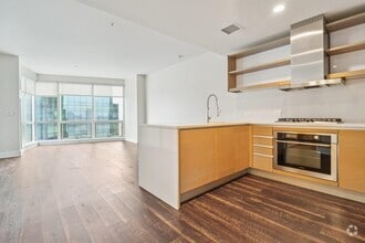 Building Photo - 77 Hudson St