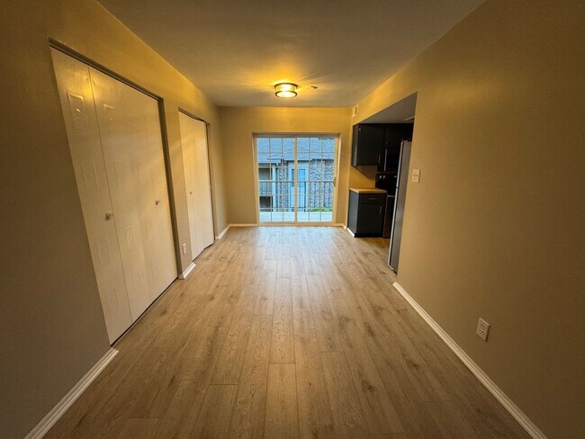 Foto del edificio - 314 Elmead Ct