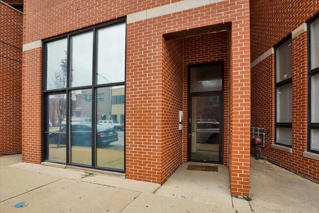 Building Photo - 3505 N Elston Ave