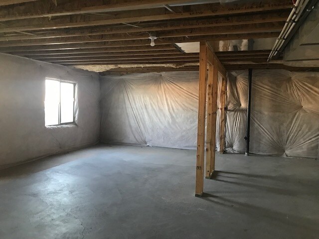 Building Photo - 547 Christley Ln