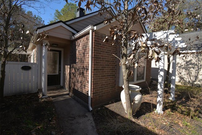Foto del edificio - 110 W High Oaks Cir