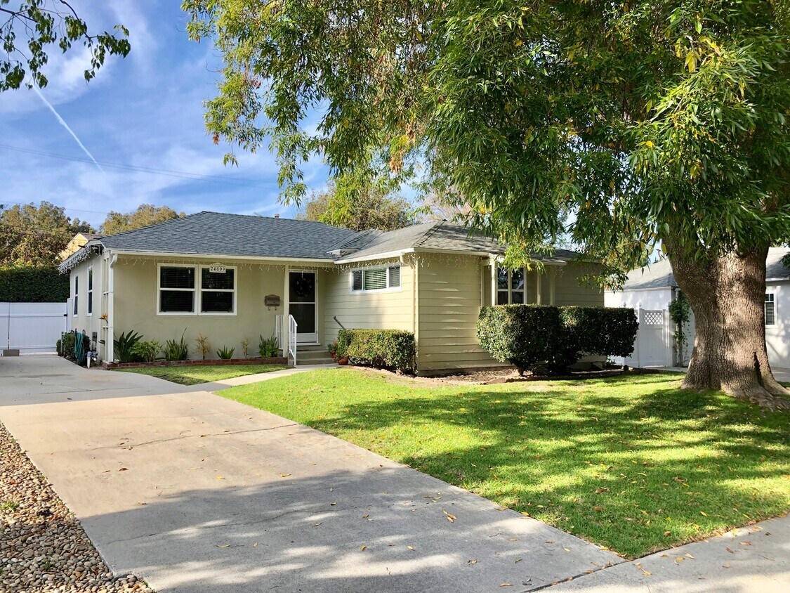 Primary Photo - Nice and Quaint Single Family Home in Walteria