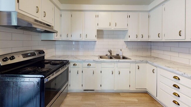 Photo - 127 Shepard St Townhome