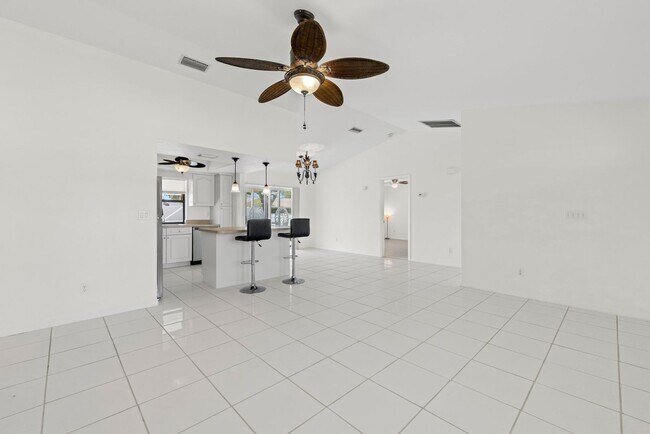 Foto del edificio - 1944 Country Club Blvd