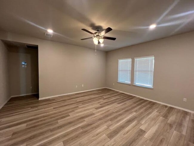 Building Photo - 4008 Halo St