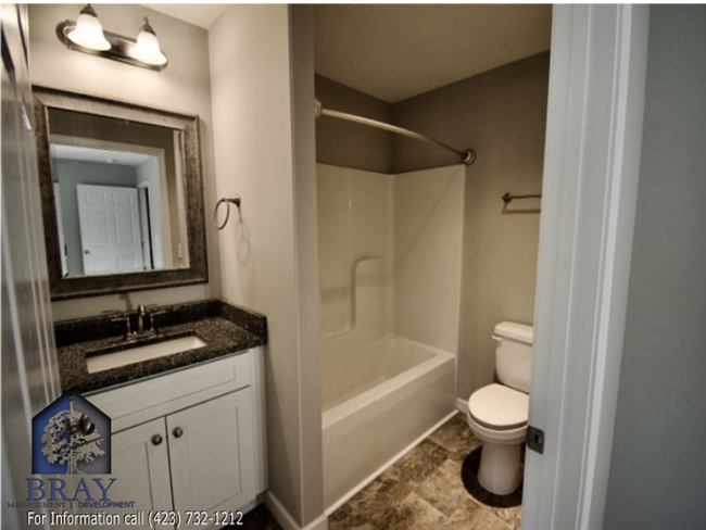 Foto del edificio - Modern 2-Bed Townhome in Ridge Pointe Subd...