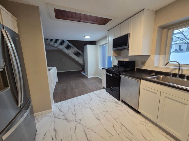 Foto del edificio - Deephaven 3 bedroom  3 bath house, near Lake Minnetonka