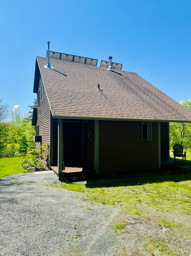 Building Photo - 427 Solar Way Dr