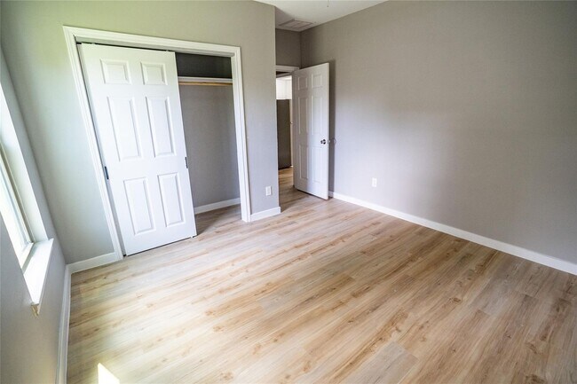 Foto del edificio - 3118 Memel St