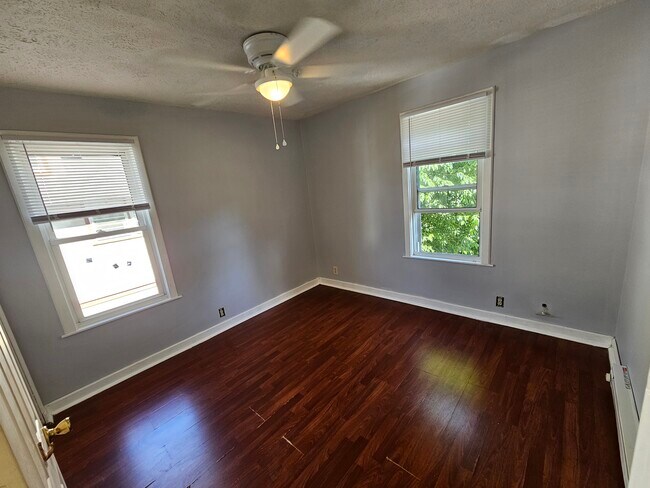 Foto del edificio - 1777 Marks Ave