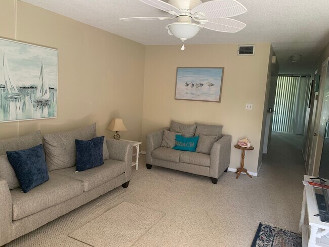 Living Room - 5500 Ocean Shore Blvd