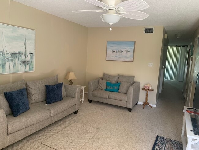 Living Room - 5500 Ocean Shore Blvd