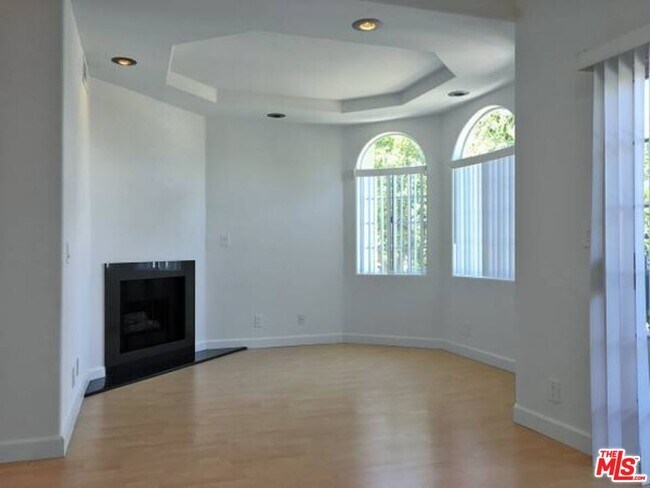 Building Photo - 14430 Benefit St