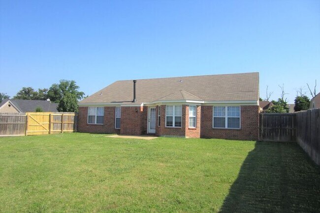 Building Photo - Southeast Memphis Now Leasing 4 Bedroom 2 ...